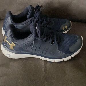 Under Armour Notre Dame tennis shoes. Women’s 8.5